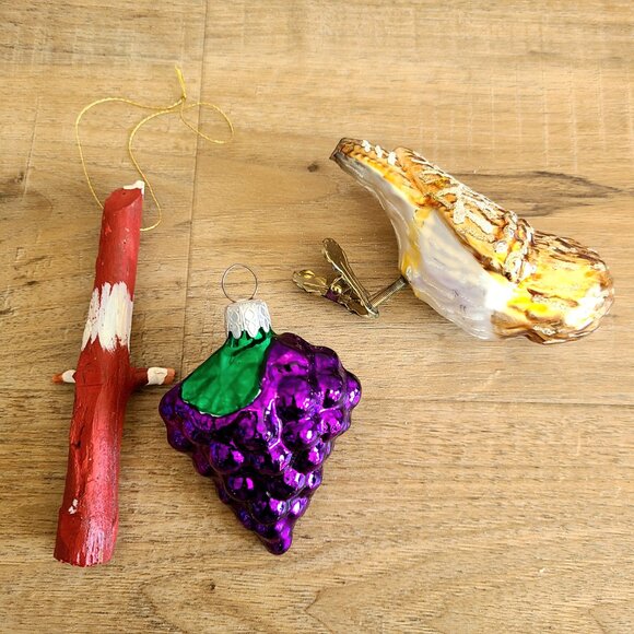 3 vintage Christmas tree ornaments. Owl, grapes, Santa. - Picture 5 of 5